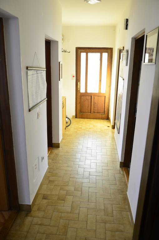 Apartment Anton Pinezići Eksteriør billede