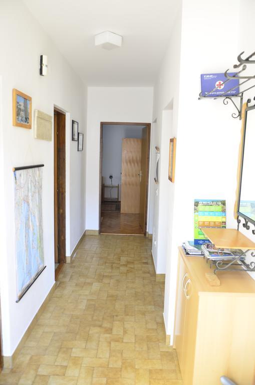 Apartment Anton Pinezići Eksteriør billede