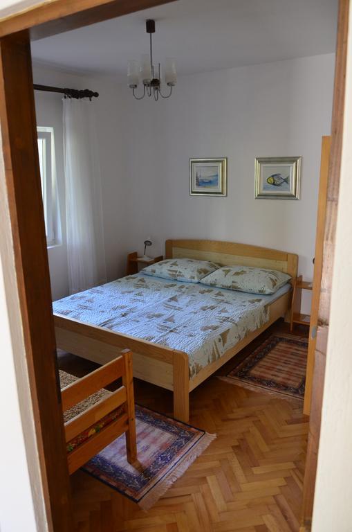 Apartment Anton Pinezići Eksteriør billede